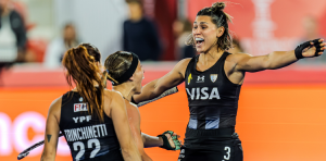 LAS LEONAS VENCIERON A ESPA�A Y SELLARON SU CLASIFICACI�N A LAS SEMIFINALES